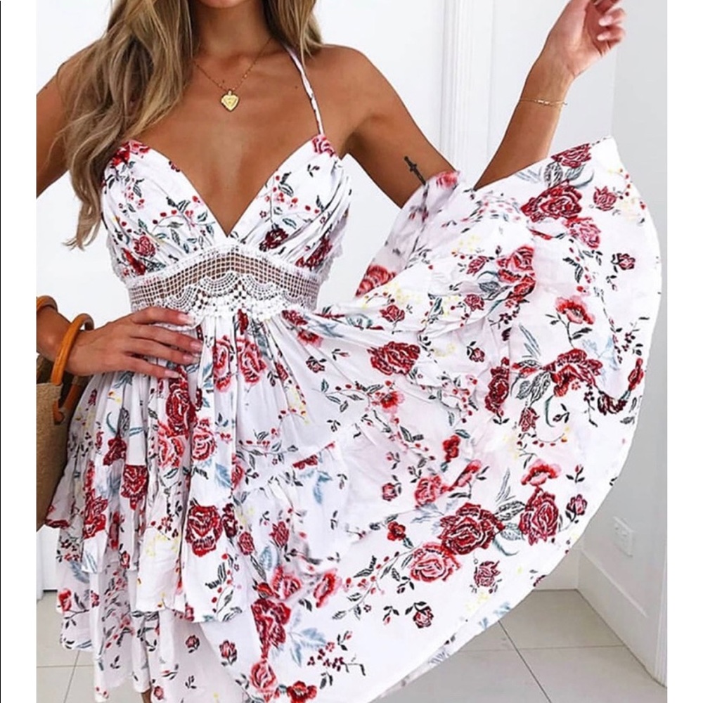 Host Pick x2 🌟 Gorgeous crochet halter dress - Picture 6 of 8